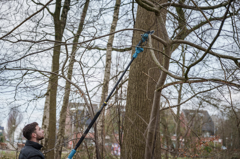 Afbeelding laden in Galerijviewer, Trimmex® Mini Kettingzaag + Telescopische Snoeisteel - Inclusief Opbergkoffer en Twee Krachtige Batterijen (2x4.0Ah)